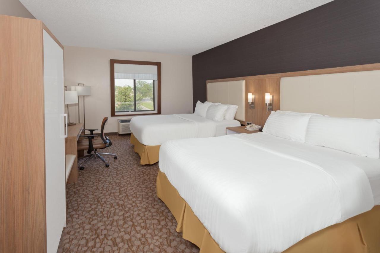 Hotel Express & Brookville, An Ihg