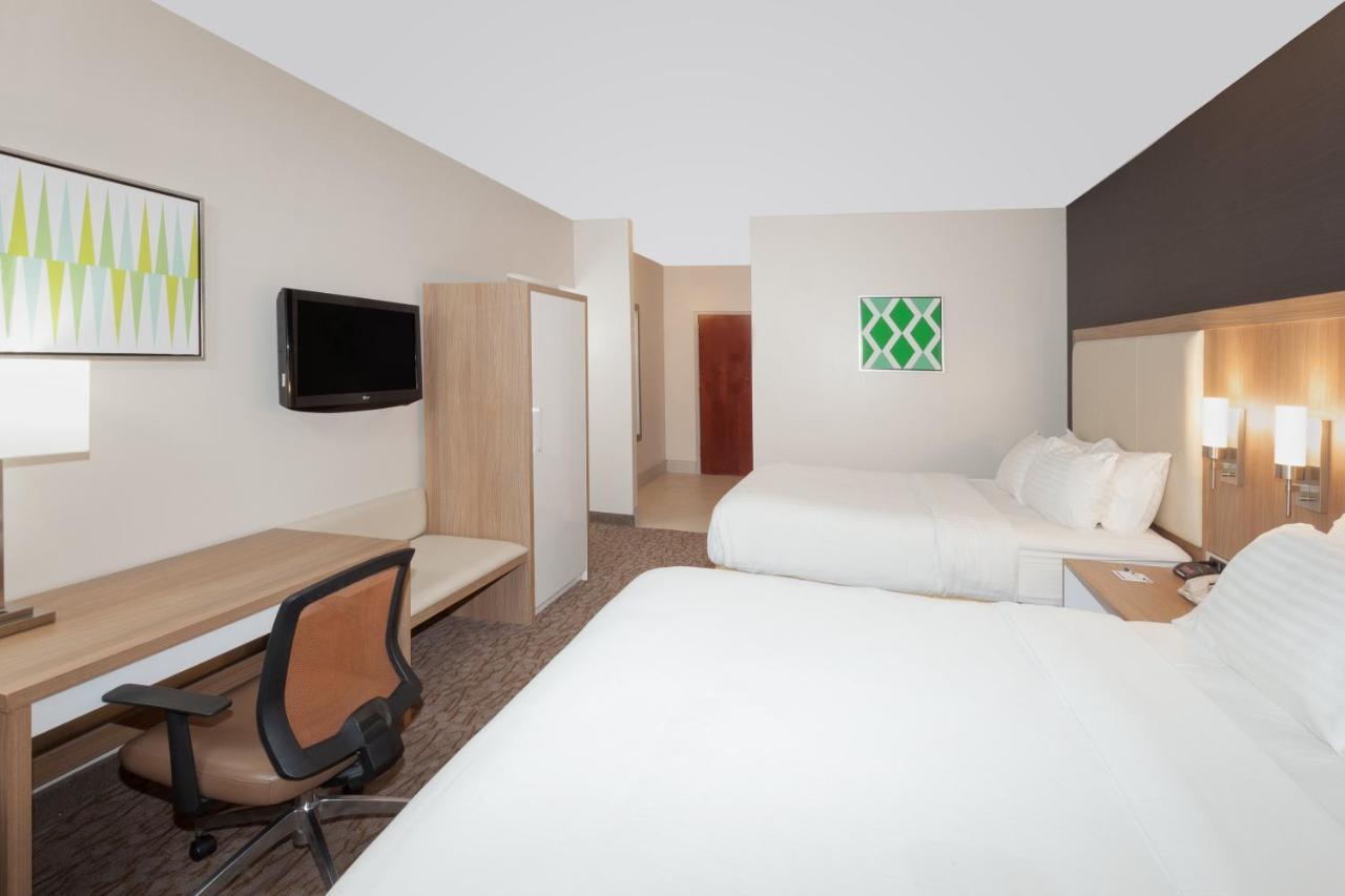 Hotel Express & Brookville, An Ihg