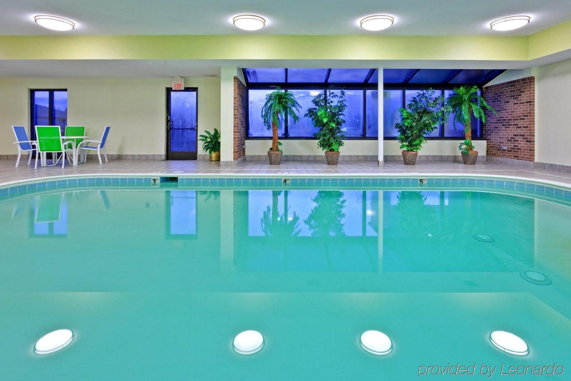Hotel Express & Brookville, An Ihg Brookville