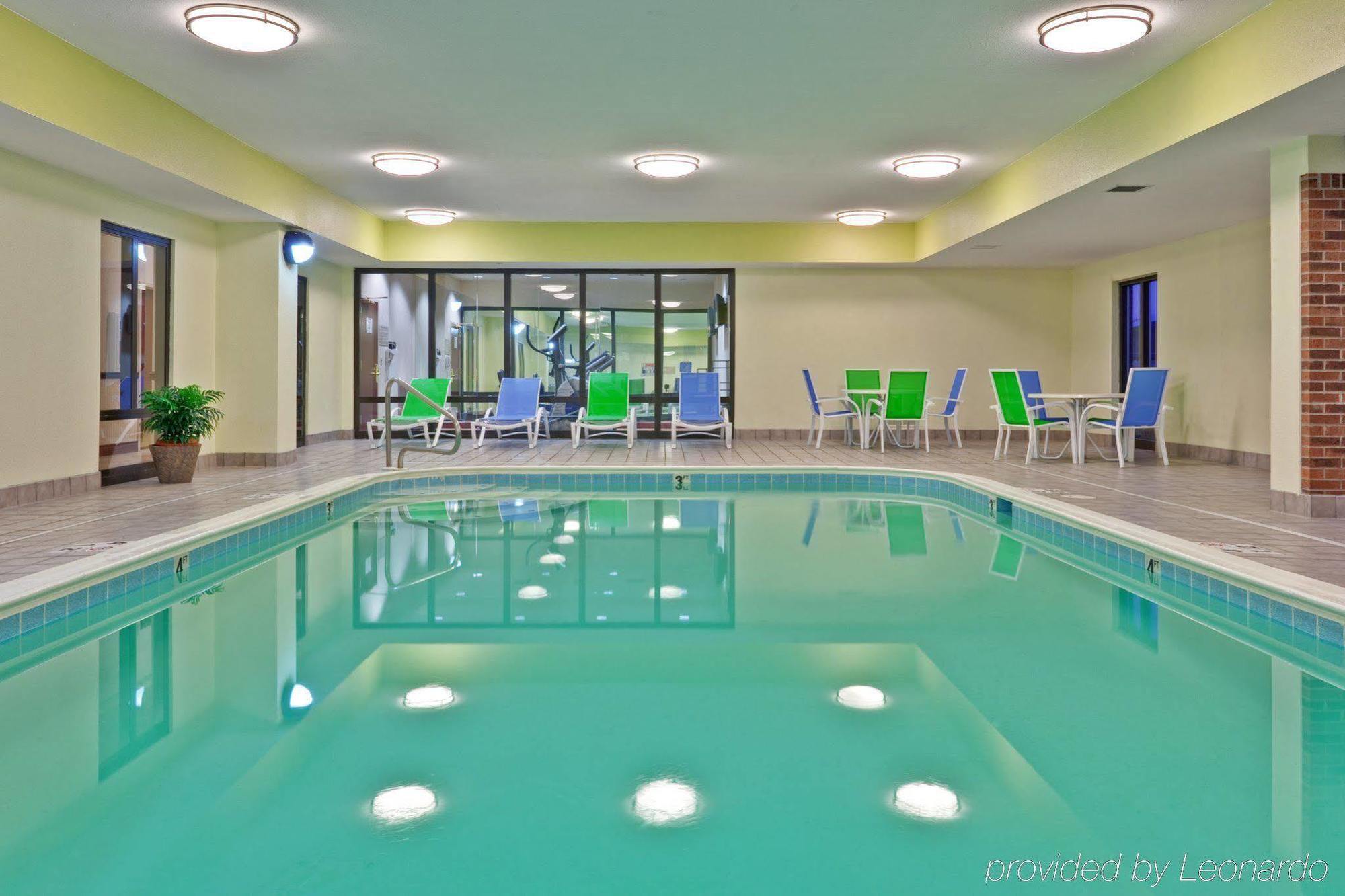 Hotel Express & Brookville, An Ihg 2*