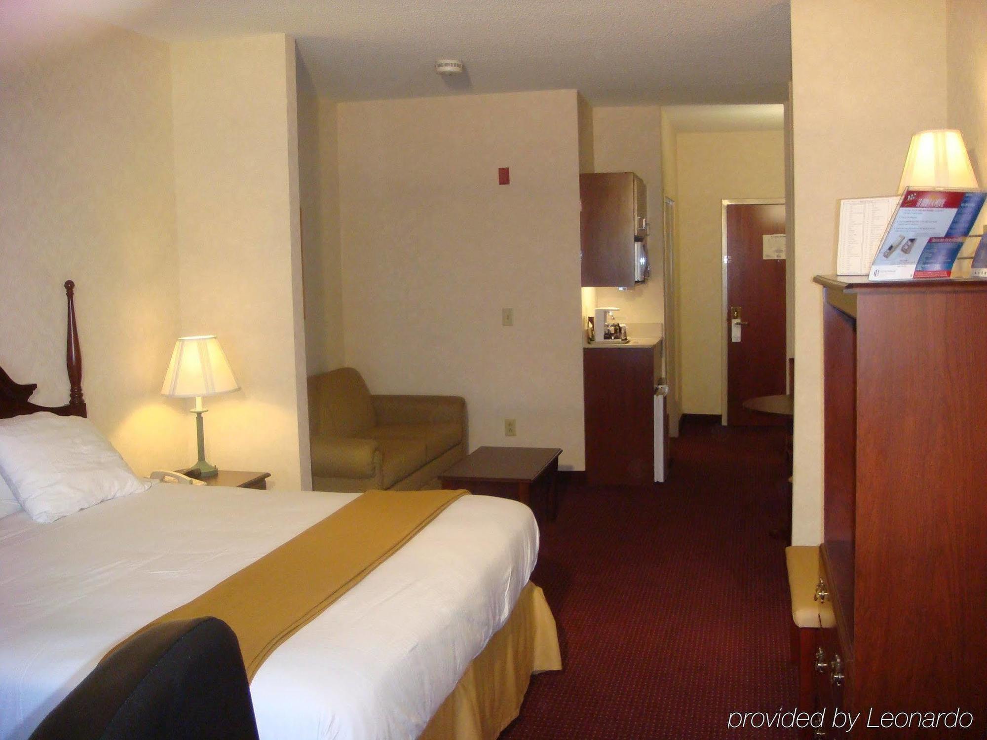Hotel Express & Brookville, An Ihg