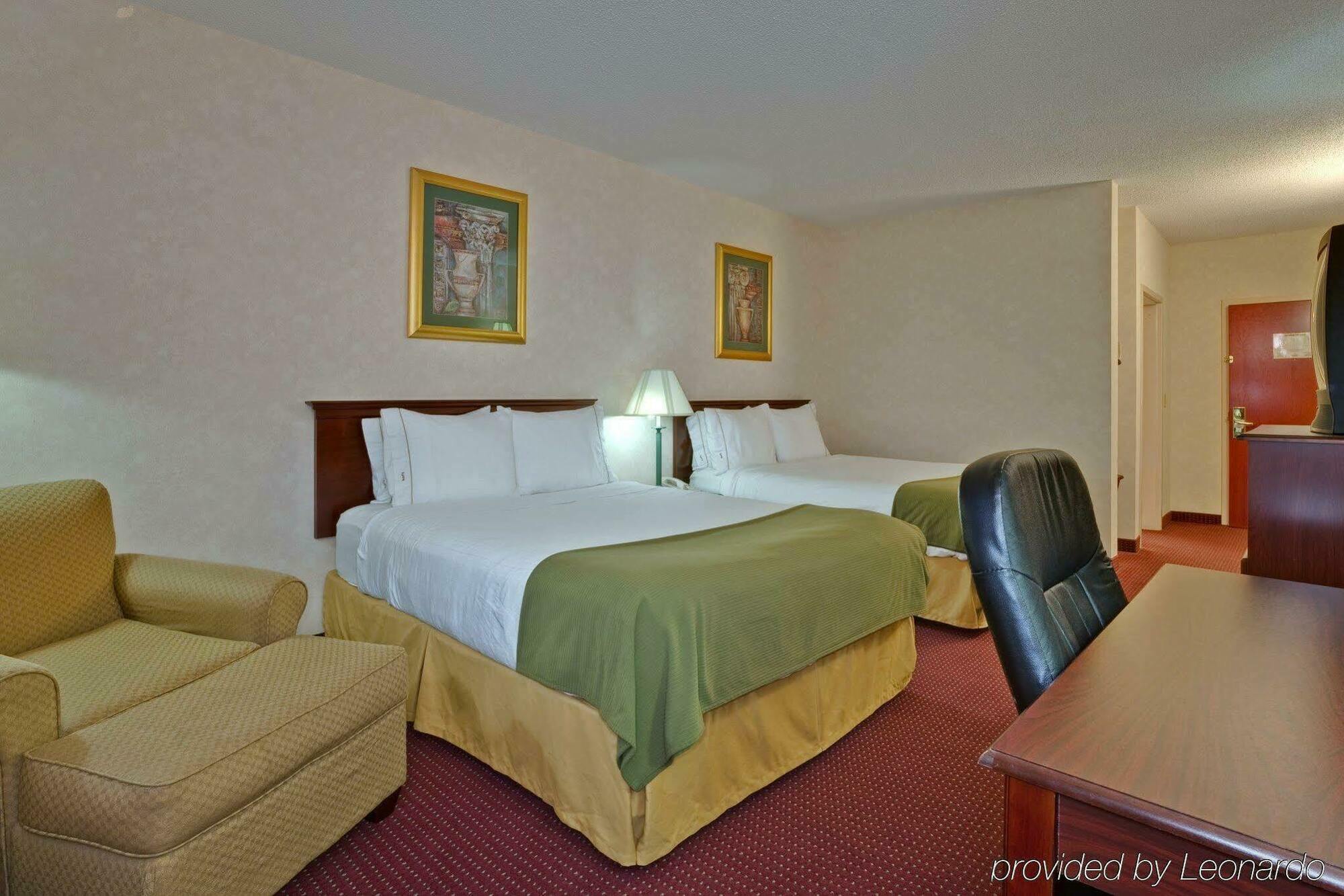 Express & Brookville, An Ihg 2*
